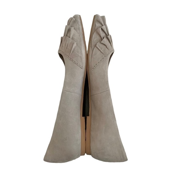 Seychelles | Women's Downstage Pointed Toe Ballet Flat in Taupe | Size 7 - Picture 9 of 12